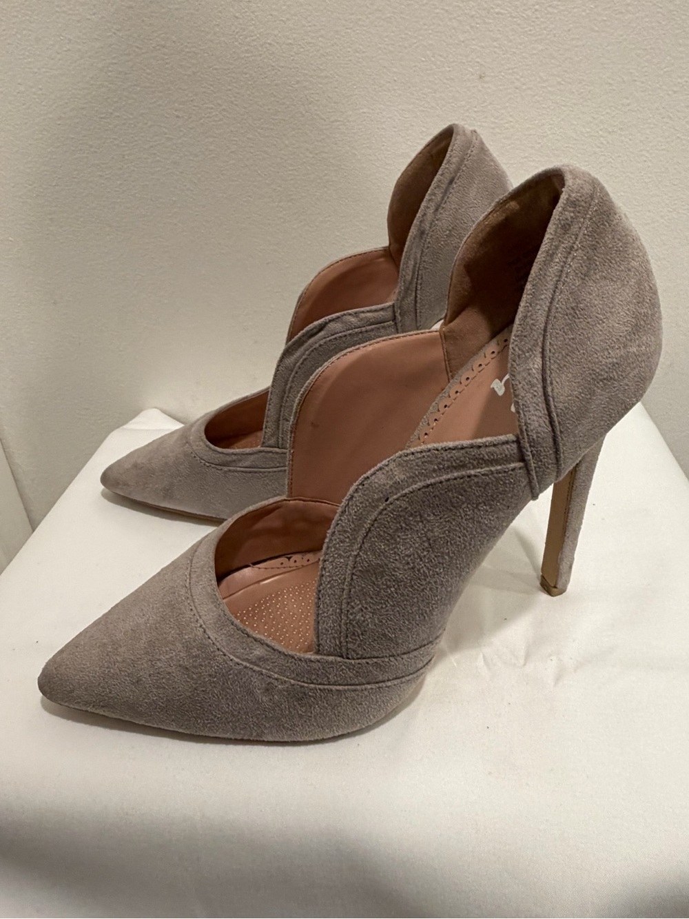 Women's Taupe Pointed-Toe High Heels
